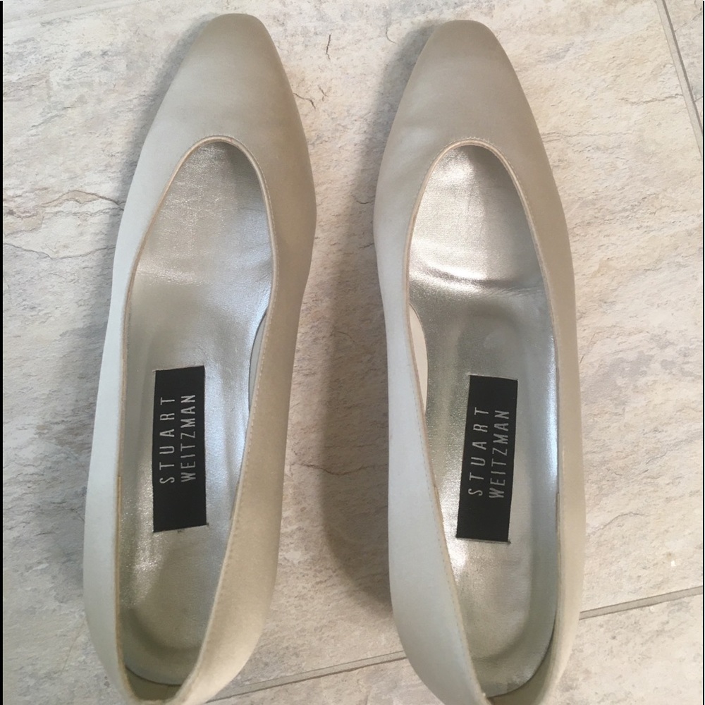 Stuart Weitzman Silk Kitten Heal Pump